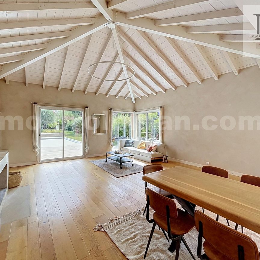 Location Maison 7 pièces 195m² VETRAZ MONTHOUX 74100 - Photo 1