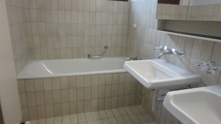 wunderschöne, helle, 4.5 Zimmerwohnung in schöner Umgebung - Foto 5