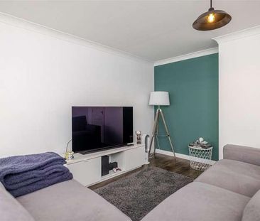Bunce Drive, Caterham, CR3 - Photo 2
