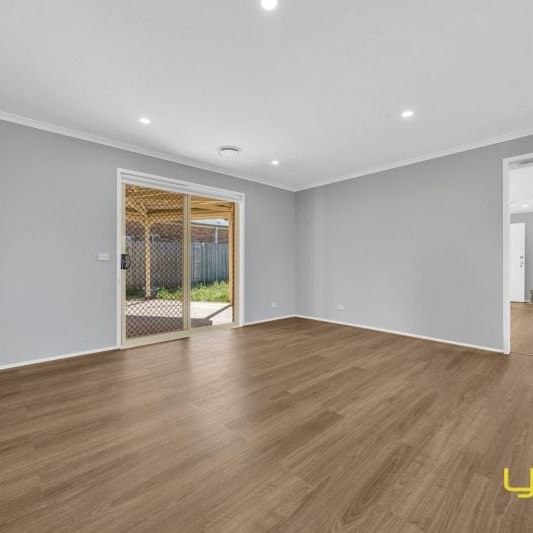 2 Buckley Way, Lynbrook - Photo 1