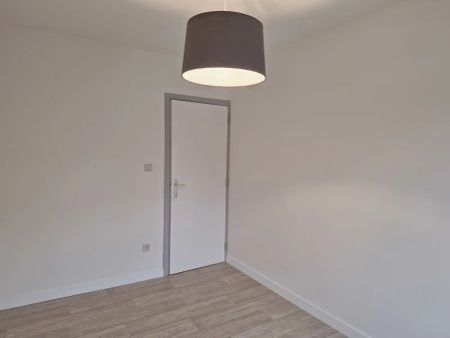 3-slaapkamerappartement met terras en garage op de 1ste verdieping. - Photo 5