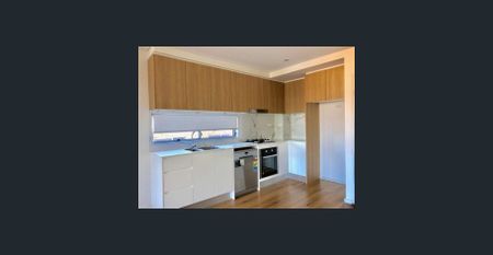 LARGE TWO BEDROOM APARTMENT - Photo 3