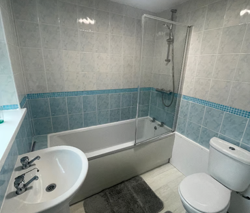 1 bedroom in a house share to rent - Photo 5 | Rentumo