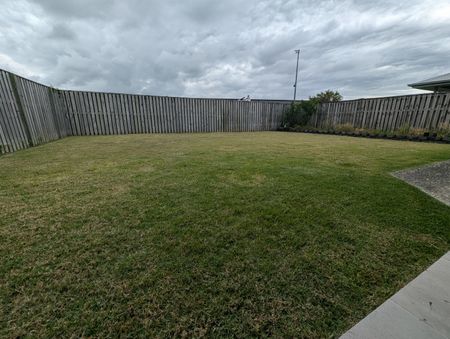 66 Great Sandy Circuit, Pimpama QLD 4209 - House For Rent | Domain - Photo 4