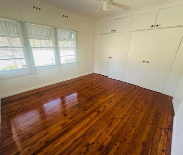 For Rent&colon; Charming 2-Bedroom Park-Facing Home&excl; Close to ... - Photo 2