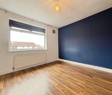 4 bedroom terraced house to rent - Photo 5