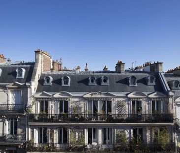 Appartement à louer rue de la Renaissance, Paris 8ème - Photo 1