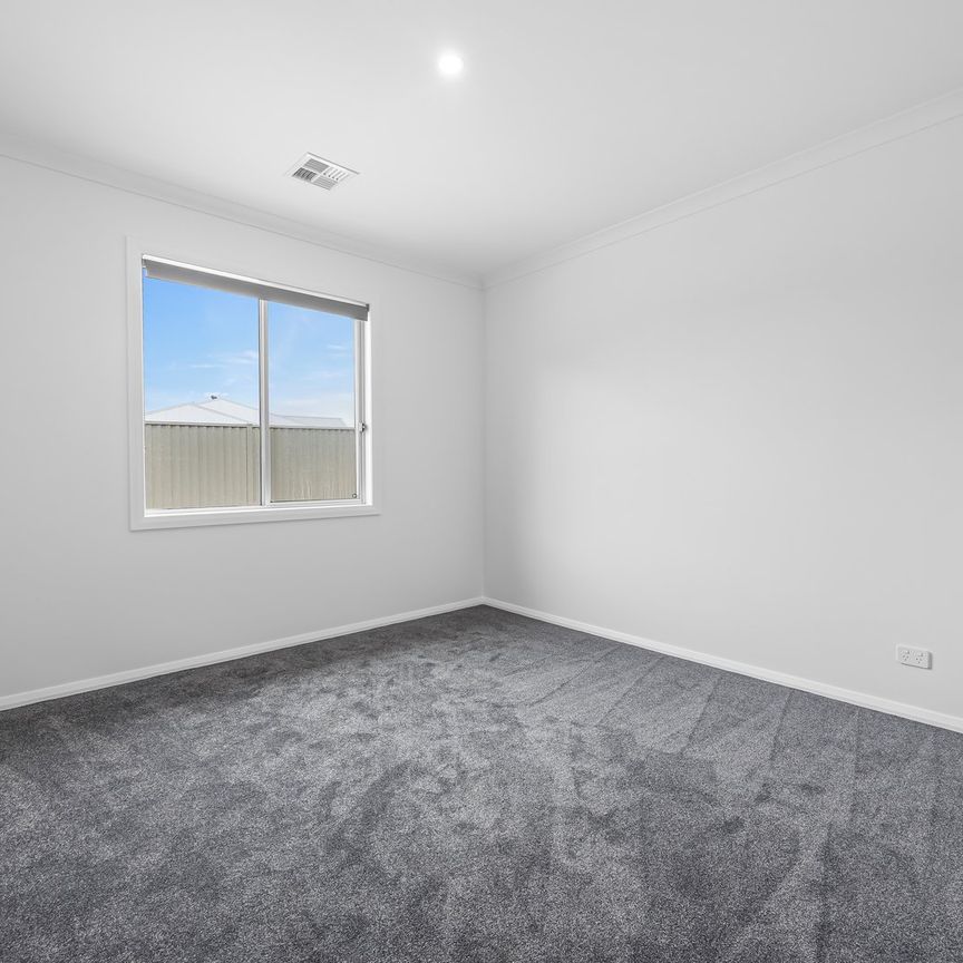 Spacious High End Family Home - Photo 1