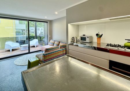 Split level townhouse on the waterfront - Photo 4