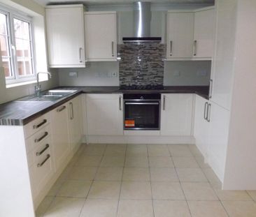 3 bedroom terraced house to rent - Photo 1