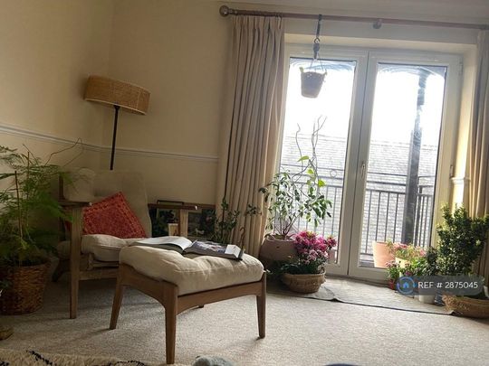 1 bedroom in a flat share to rent - Photo 1