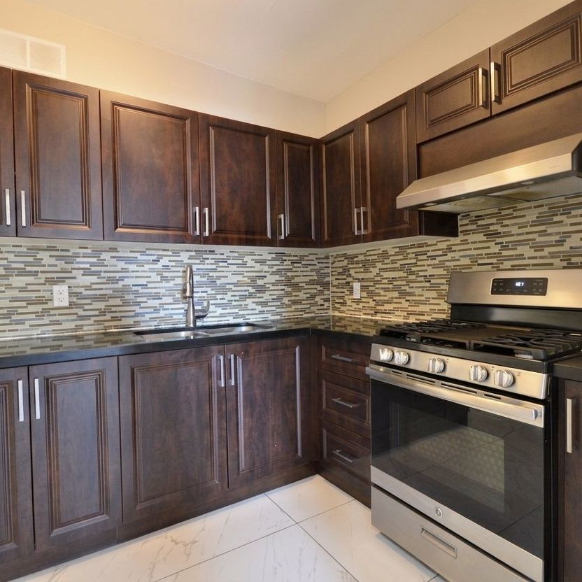 For Lease - 25 Miller Street Unit# 2nd Fl, Toronto, Ontario - Photo 1