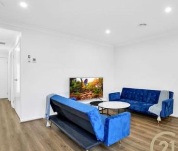 Modern Fully Upgraded Family Home – Prime Location & Ultimate Conve... - Photo 1