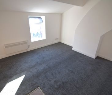 To Let 2 Bed Flat - Photo 1