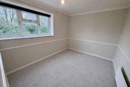 3 bedroom terraced house to rent - Photo 3