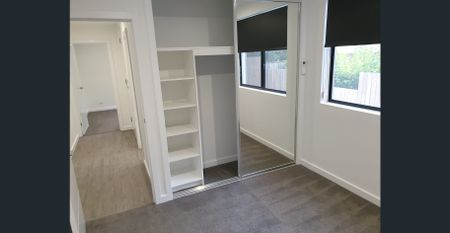 EXECUTIVE LIVING IN THE HEART OF TOOWONG - SO CLOSE YET SO QUIET - LIFESTYLE MEETS CONVENIENCE - Photo 2