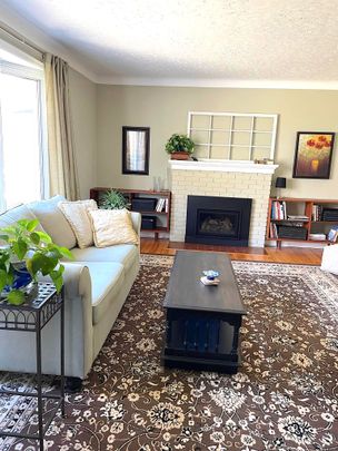 For Lease - 1052 FISHER Avenue, Carlington - Central Park, Ontario - Photo 1