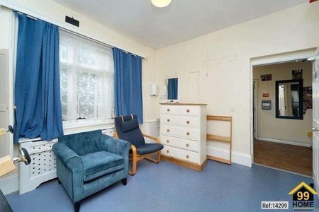 Barnett Wood Lane, Ashtead, Surrey, KT21 - Photo 4