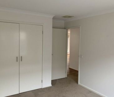 4 Hawkstone Road, Wyndham Vale VIC, Belconnen - Photo 4