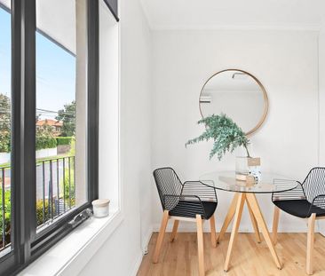 RENOVATED 1ST FLOOR 1 BEDROOM APARTMENT - Photo 5