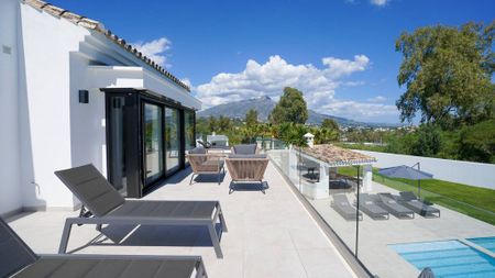 Luxury Villa for rent in Benahavís, Andalusia - Photo 5