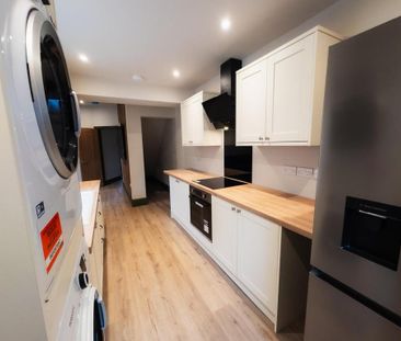 1 bedroom in a house share to rent - Photo 1
