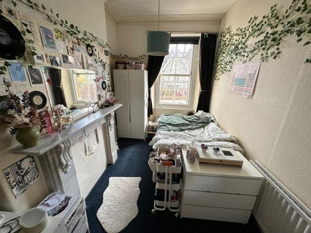 4 bedroom flat to rent - Photo 3