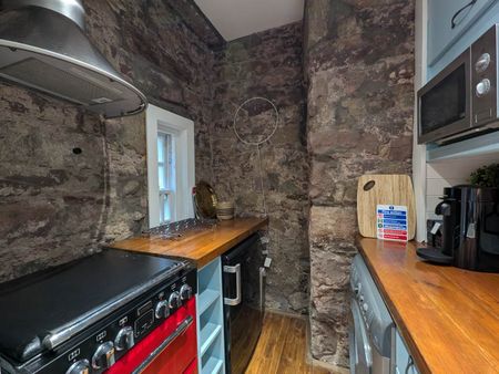 1 bed Flat to rent - Photo 3