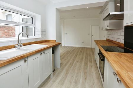 Woodstock Road, Gosport - Photo 3