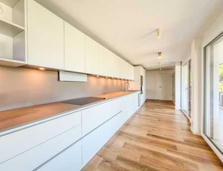 WITH INTEGRATED AIR CONDITIONING – Large 4.5-room apartment with 130m² PPE – Terrace of 25m² - Photo 2