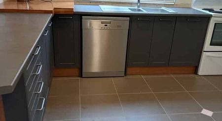 Few Minutes Walk to Porirua Station - Photo 3