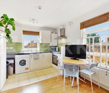 We are happy to present this lovely three double bedroom apartment ... - Photo 6
