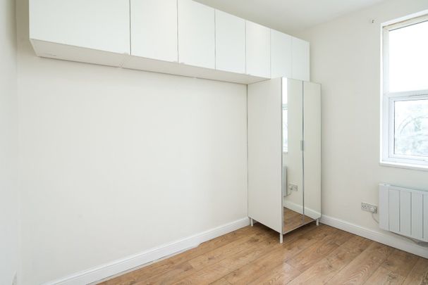 1 Bed Terraced House, London, SE13 - Photo 1