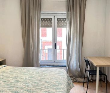 Room in a shared 5-bedroom apartment for rent in Argüelles, all bills included, professionals and students only - Foto 3