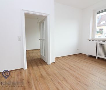 Neu renovierte 2,5 Zimmerwohnung mit kleinem Balkon in absoluter Ci... - Photo 1