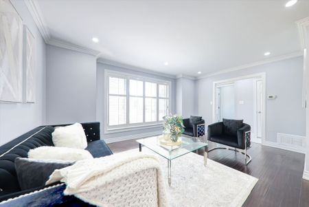 For Lease - 43 Tamarisk Drive Unit# Main, Toronto, Ontario - Photo 3
