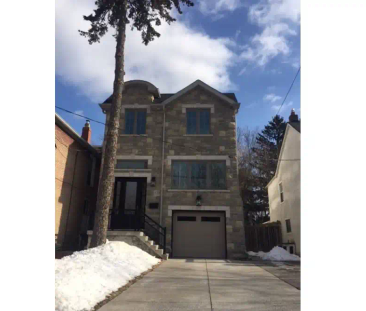 Toronto Furnished House Rental in East York - 4 Bed, 2.5 Bath with Fireplace and Private Yard in East York - Photo 4 | Rentumo