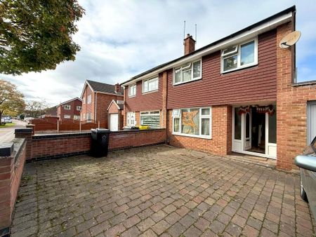 3 bedroom semi-detached house to rent - Photo 4