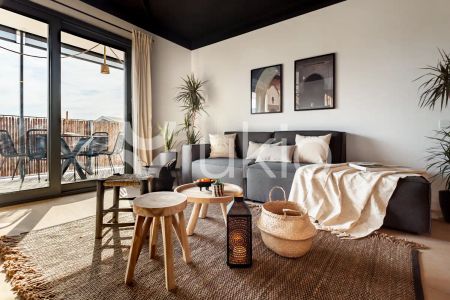 Apartamento de alquiler en Carrer D'àlaba, El Parc i la Llacuna del Poblenou - Photo 2