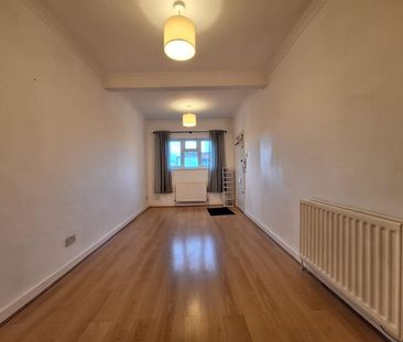 Manbey Park Road, London E15 - Photo 1