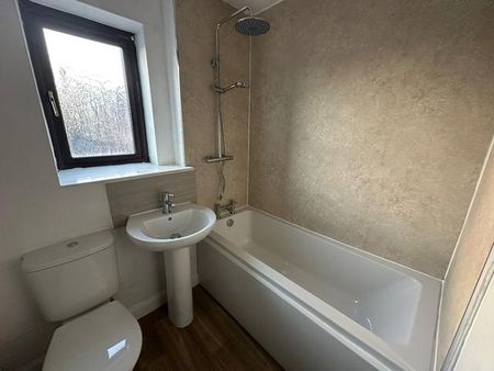 2 bedroom end of terrace house to rent - Photo 4