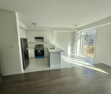 For Lease - 61 Brighton Lane, Thorold, Ontario - Photo 2