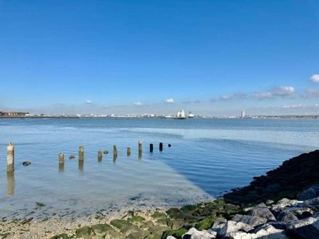 The Lantern Building, Davidson Close, SO45 - Photo 5