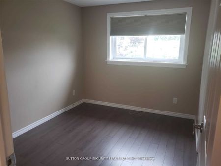 Detached Home For Lease | E8130280 - Photo 5