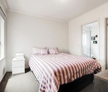 Comfortable Living in a Convenient St Albans Park Location - Photo 5