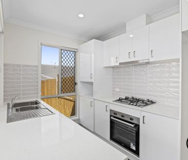 Modern 3-Bedroom Home in the Heart of Logan Reserve! - Photo 6