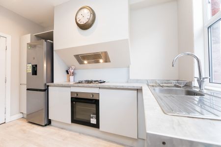 Delph lane, Woodhouse, Leeds - Photo 2