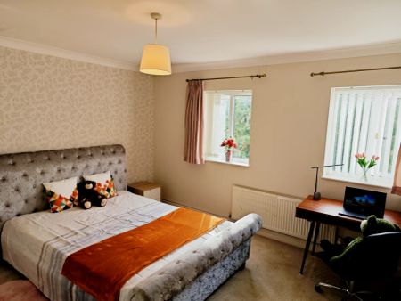 room 2 - Photo 5
