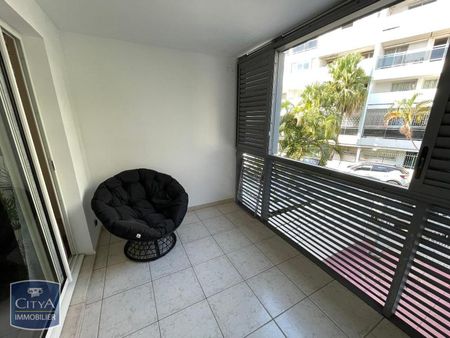 Location Appartement 1 pièce 19m² ST DENIS 97400 - Photo 2