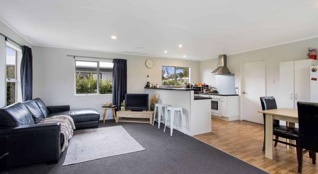 Spacious Family Home - Photo 1